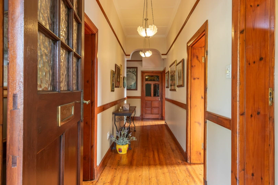 6 Bedroom Property for Sale in Newlands Western Cape
